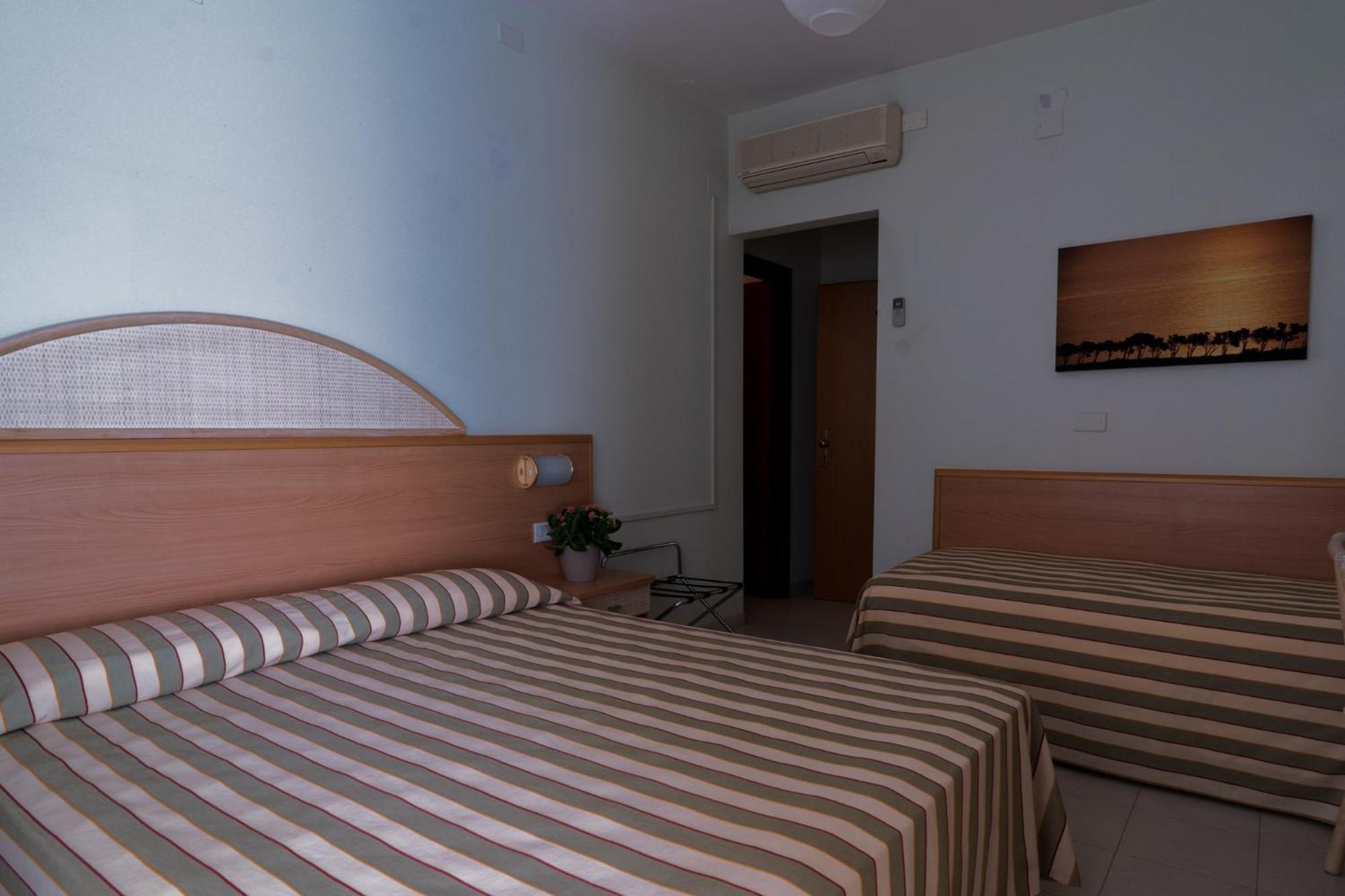 Hotel Jollino Pineto Exterior foto
